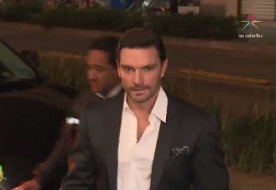 Julián Gil en shock ante la separación de Gabriel Soto y Geraldine Bazán