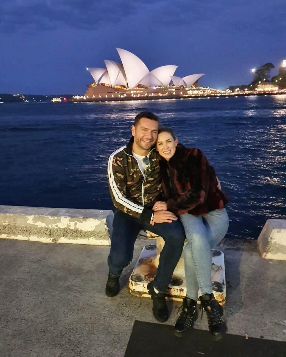 El 6 de octubre, la pareja se trasladó a Australia, por ello no perdieron el tiempo y visitaron algunas de las calles más emblemáticas en Sydney, posando frente del Sydney Opera House.