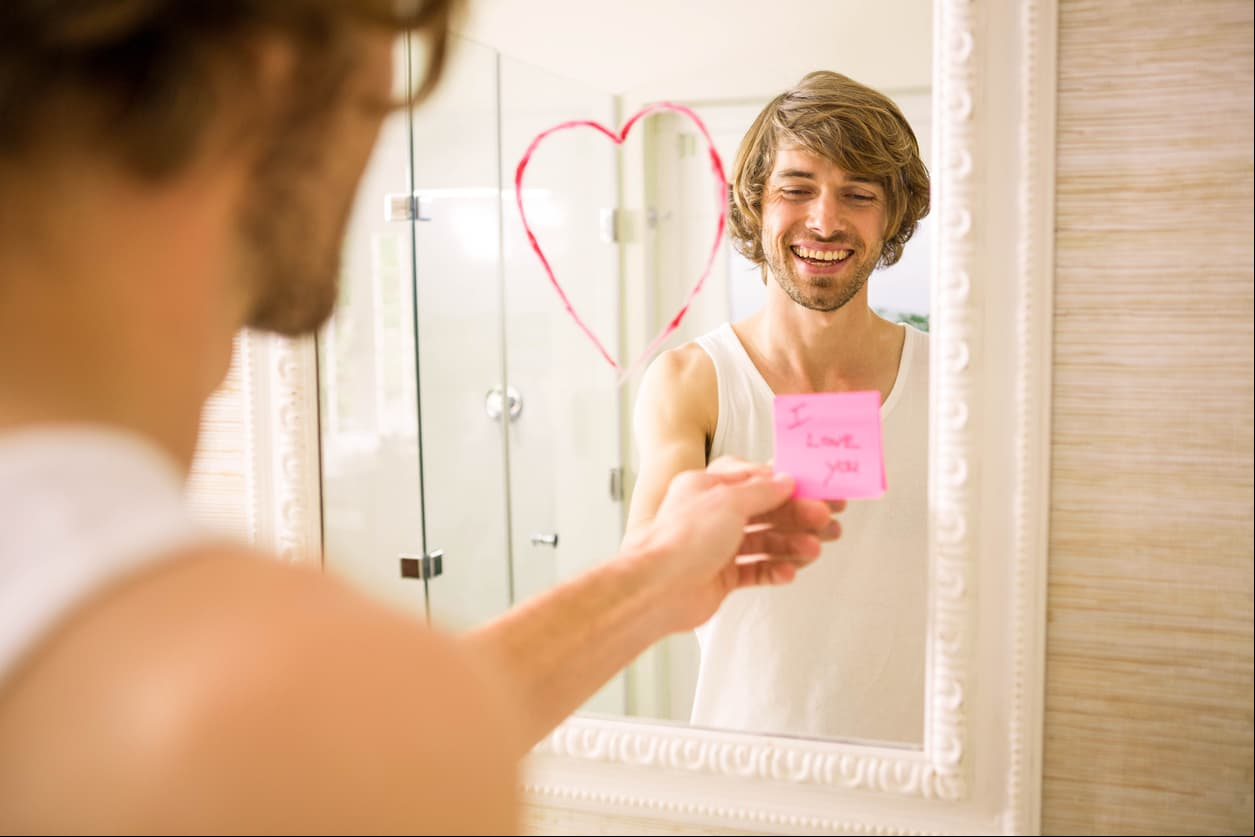 Sagitario. No te da miedo expresar tus emociones ¡lo gritas a los cuatro vientos! Nadie te gana cuando se trata de romance y sorpresas cursis.