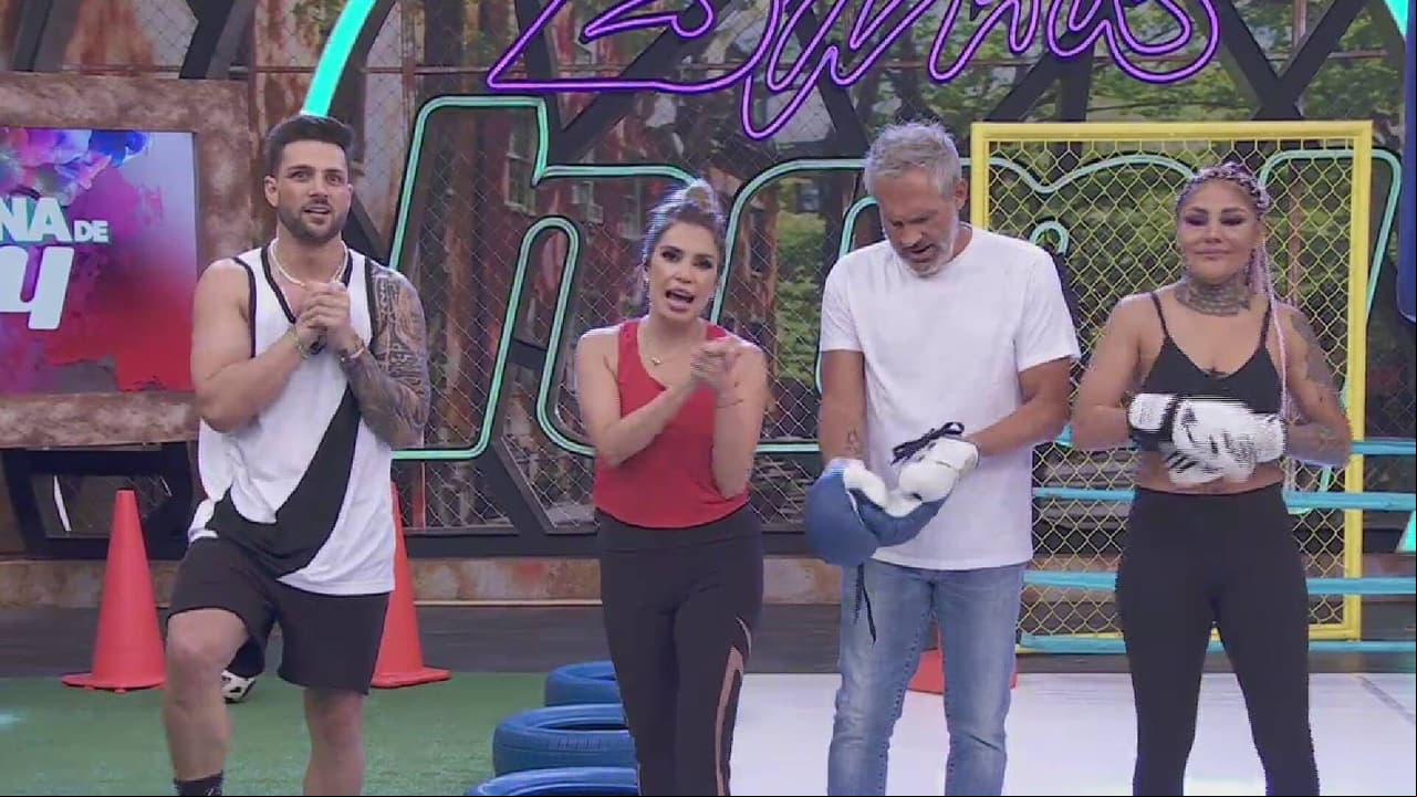Nicola y 'La Barby' Juárez en una rutina de ejercicios para cerrar la semana con energía