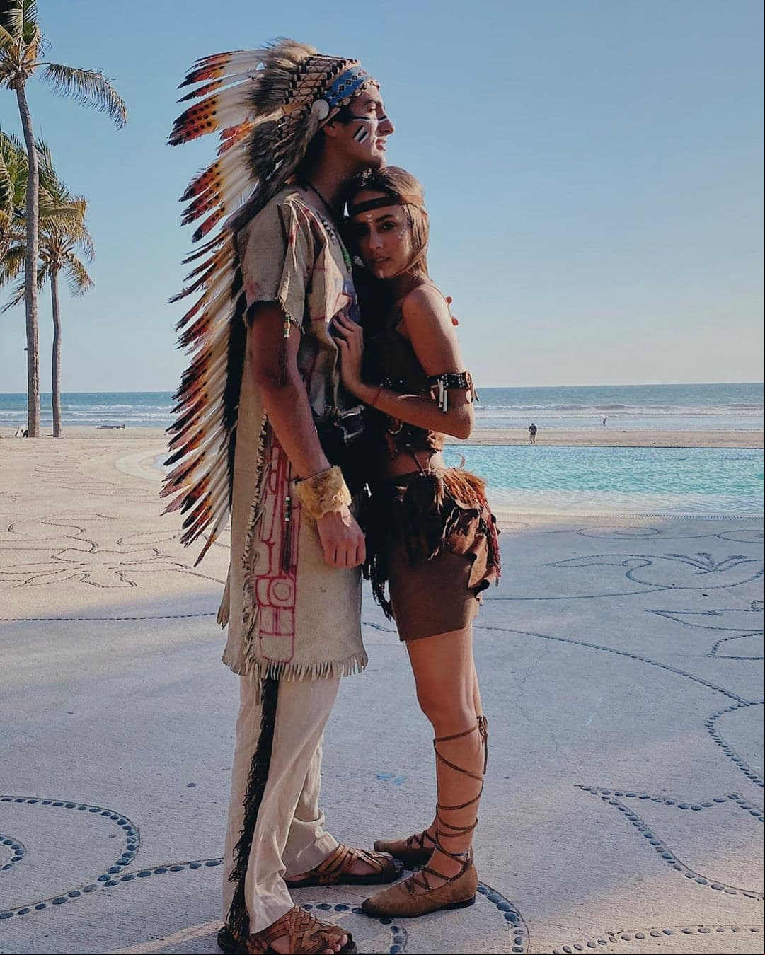 Y es que en redes sociales, los jóvenes actores han intercambiado infinidad de mensajes con los que dejan claro lo felices que se encuentran. Sebastián no solo le declara su amor, sino también destaca lo guapa que es su novia con piropos como ‘Qué guapa estás’.