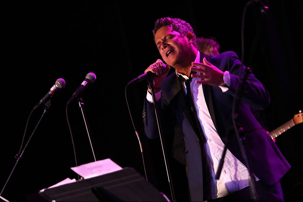 “Esta tarde vi llover” Esta canción fue considerada como una de las 50 mejores de La Música Latina entre 1920 y 2015, según la revista Billboard. El tema llegó a ser doblada en inglés en la voz de Tony Bennett en 1968 y por Alejandro Sanz en 2011.