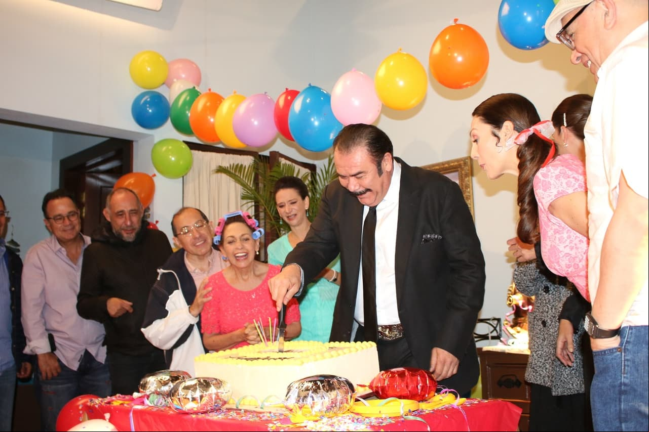 Jesús Ochoa celebra su cumpleaños con El Bienamado
