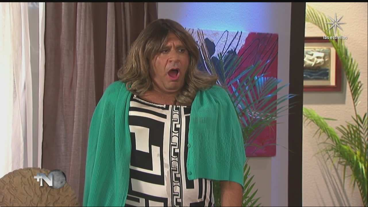Arath de la Torre se convierte en mujer para protagonizar el sketch: ‘Simona dice’
