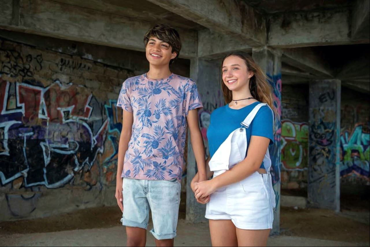 En su primer papel dentro de una telenovela, Nina Rubín, quien acaba de cumplir 14 años de edad, interpreta a 'Fabi' en la telenovela 'Te Acuerdas de Mí', protagonizada por Gabriel Soto, Fátima Molina y María Penella, entre otros.