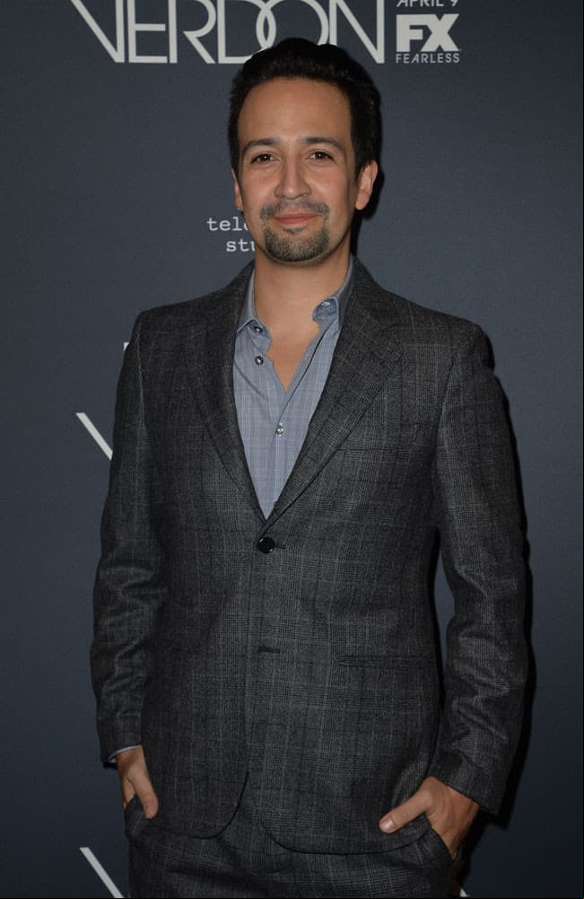Lin-Manuel MirandaEl actor, cantante y dramaturgo de origen puertorriqueño recitará una obra clásica en su actuación especial.