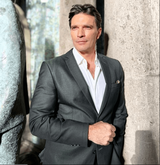 El siempre galán Julián Gil será 'Próspero', ¿qué secreto esconderá este personaje?