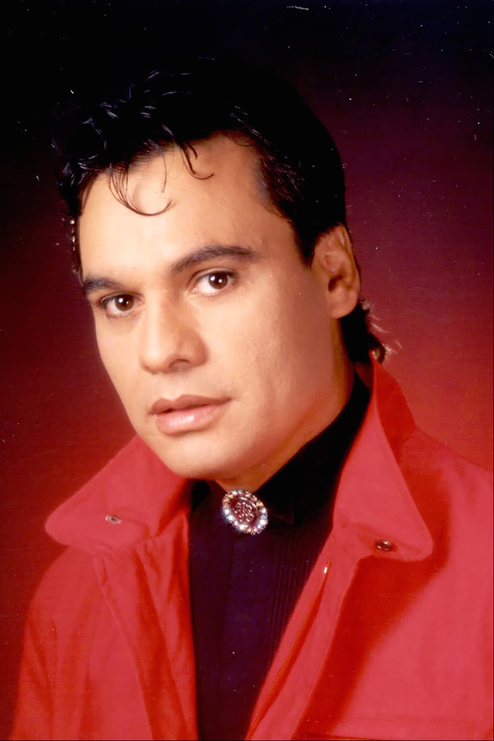 Juan Gabriel nació el 7 de enero de 1950 en Parácuaro, Michoacán, México.