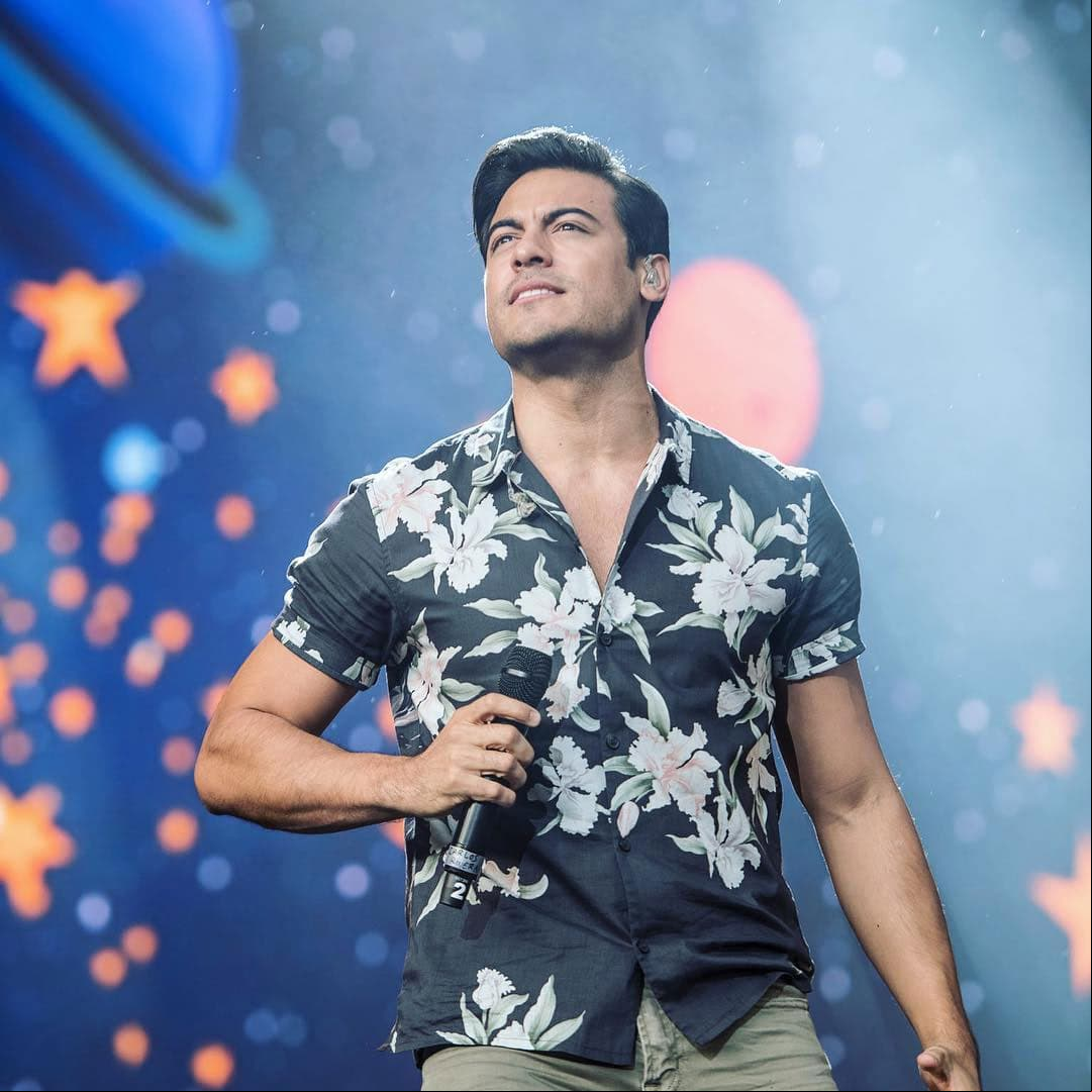 “Desde aquí te mando besos y todo mi amor. ¡Feliz cumpleaños mi vida!”, le dijo la cantante desde su cuenta de Instagram.
