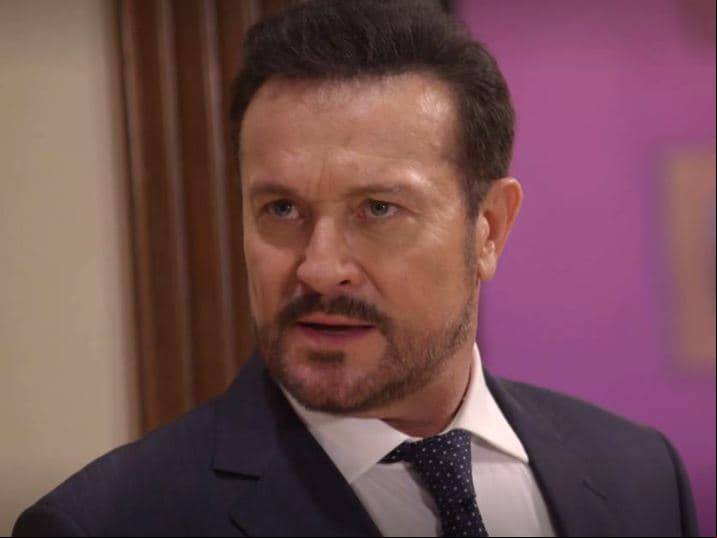 Arturo Peniche fue el protagonista de 'Mi Princesa', ha sido uno de los únicos actores que el creador y escritor de 'La Rosa de Guadalupe' ha pedido especialmente para aparecer uno de los capítulos, pues Carlos Mercado Orduña aseguró que se lo imaginaba a él en el papel desde que lo creó.