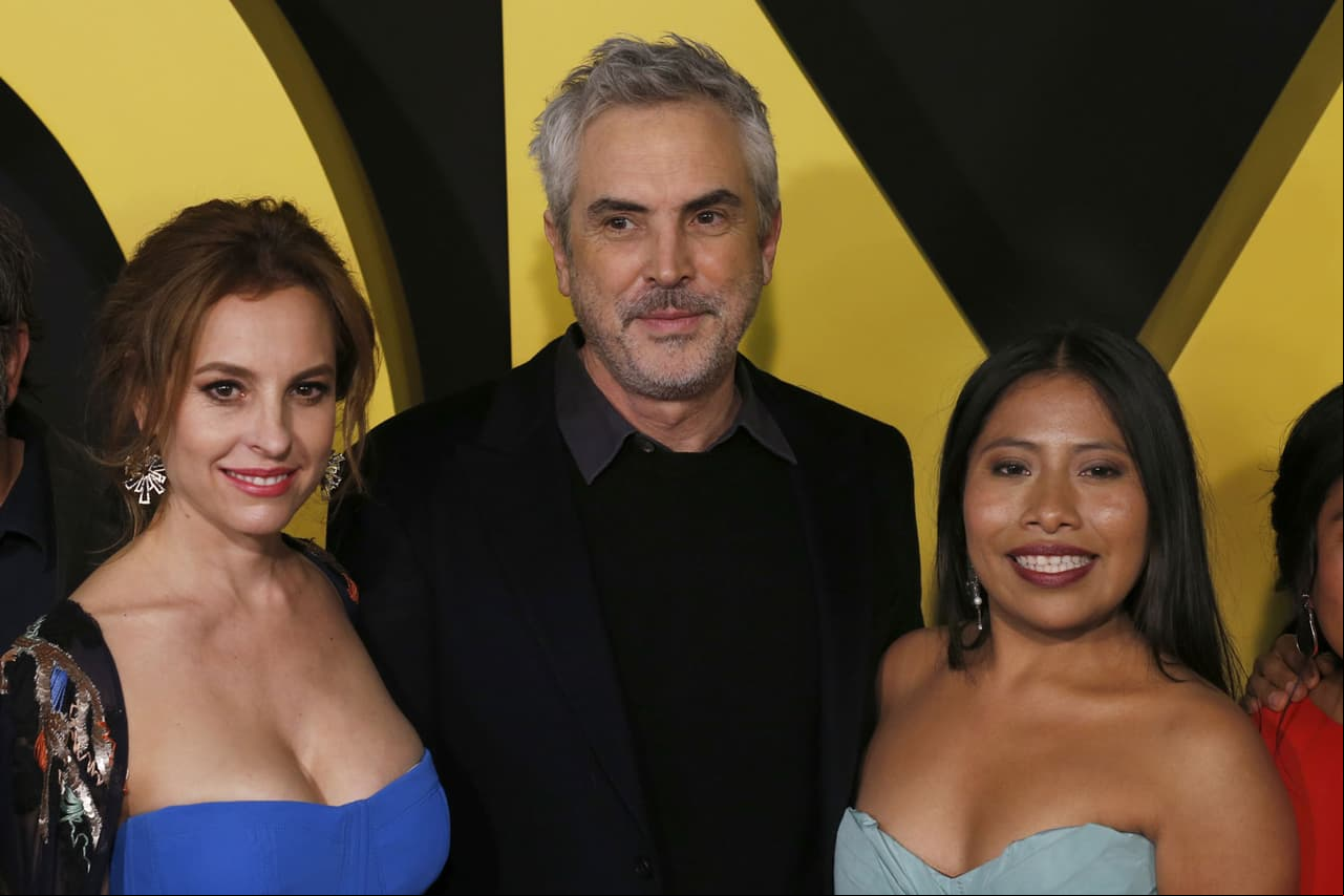 Marina de Tavira, Alfonso Cuarón y Yalitza Aparicio en la alfombra roja de ROMA en CDMX