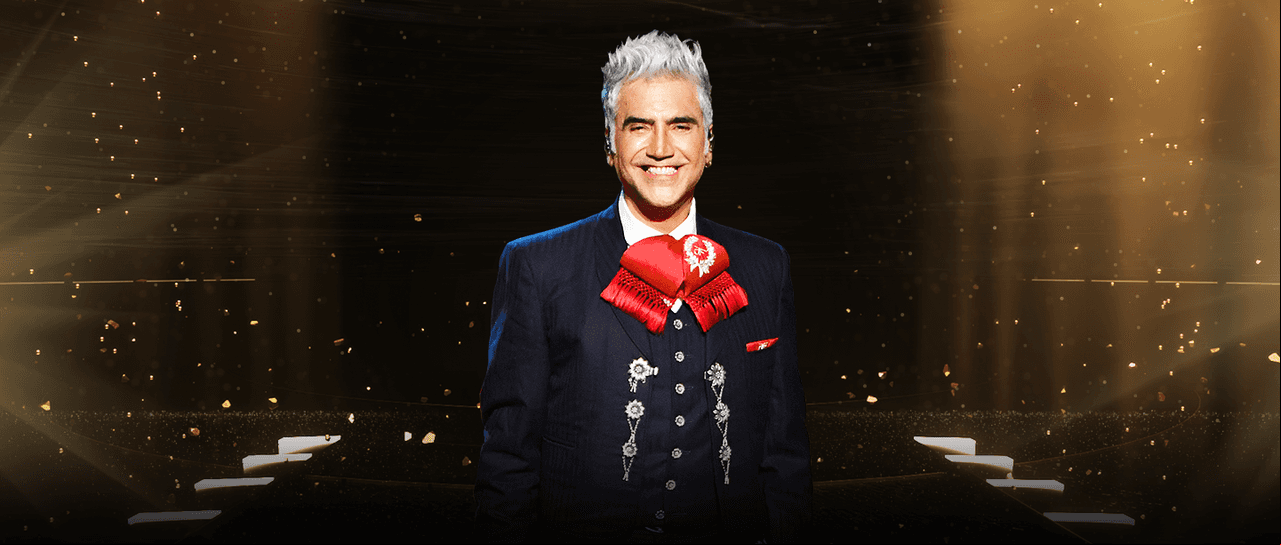 Alejandro Fernández es uno de los representantes más importantes de la música regional en México, ha destacado en la industria al mantener un sonido vigente y fresco con el paso de los años, mismo que lo lleva a tener seis nominaciones a Premio Lo Nuestro 2021. A continuación, te contamos en imágenes su trayectoria.