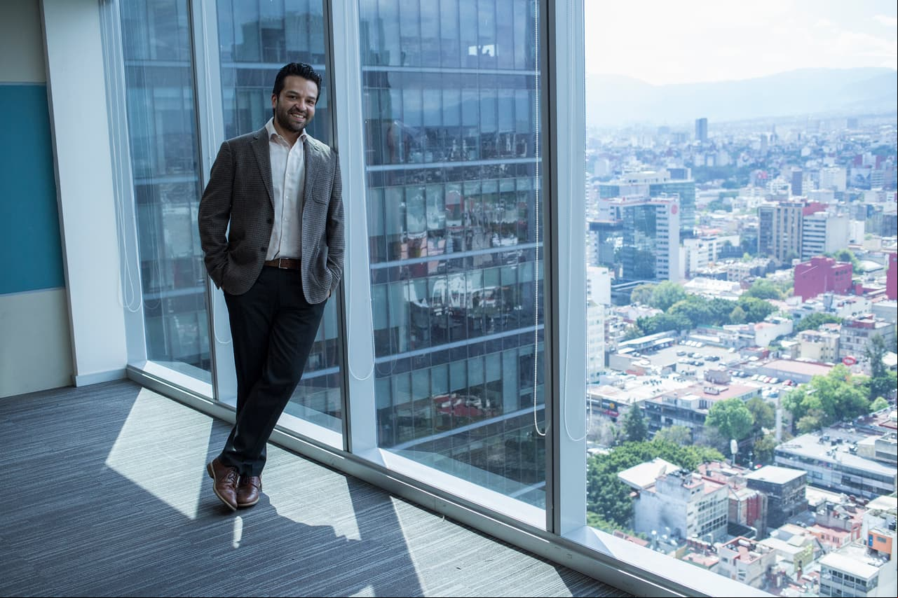 El sello ejecutivo de Reyes Alonso es la gran vista que tiene de la Ciudad de México.