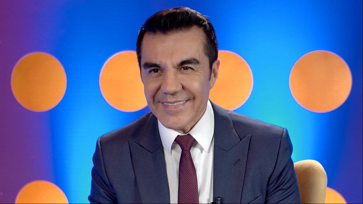Adrián Uribe comparte su evolución como conductor y está listo para un nuevo reto