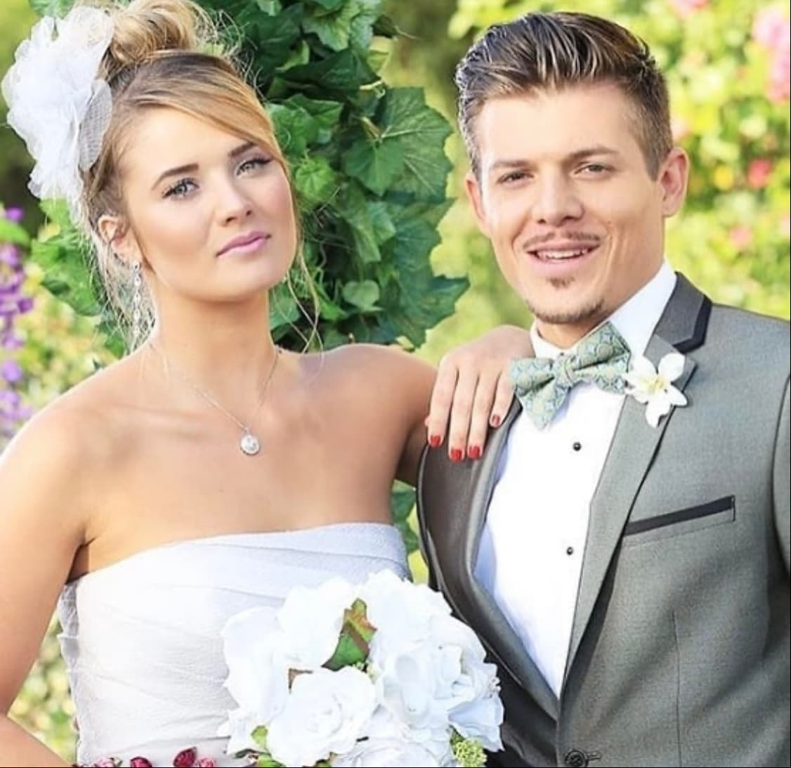 Un año después, en 2014, el actor tendría un papel principal como villano en la serie estadounidense 'Tierra de Reyes'. En esta producción, compartiría créditos con Kimberly Dos Ramos y Aarón Díaz, entre otros.