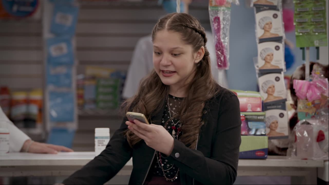 La "subcomandantita" le pide a sus padres que la dejen vivir su vida y confiesa que es ella quien le coquetea a Bobby.