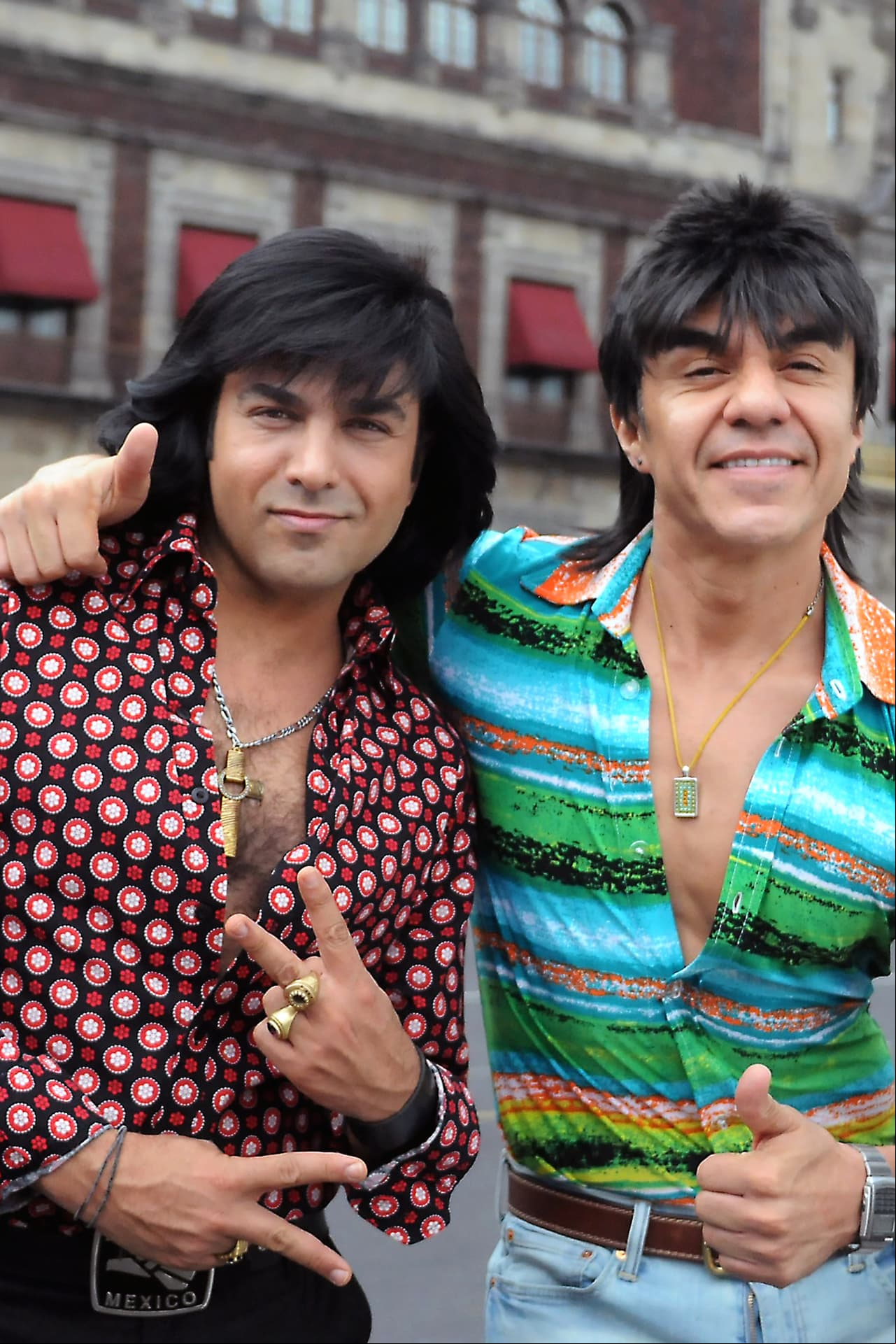 Desde 2016, Uribe, caractertizado como uno de sus papeles más famosos, 'El Vítor', forma parte del programa de comedia 'Nosotros los guapos' junto a Ariel Miramontes, quien encarna a 'Albertano'.