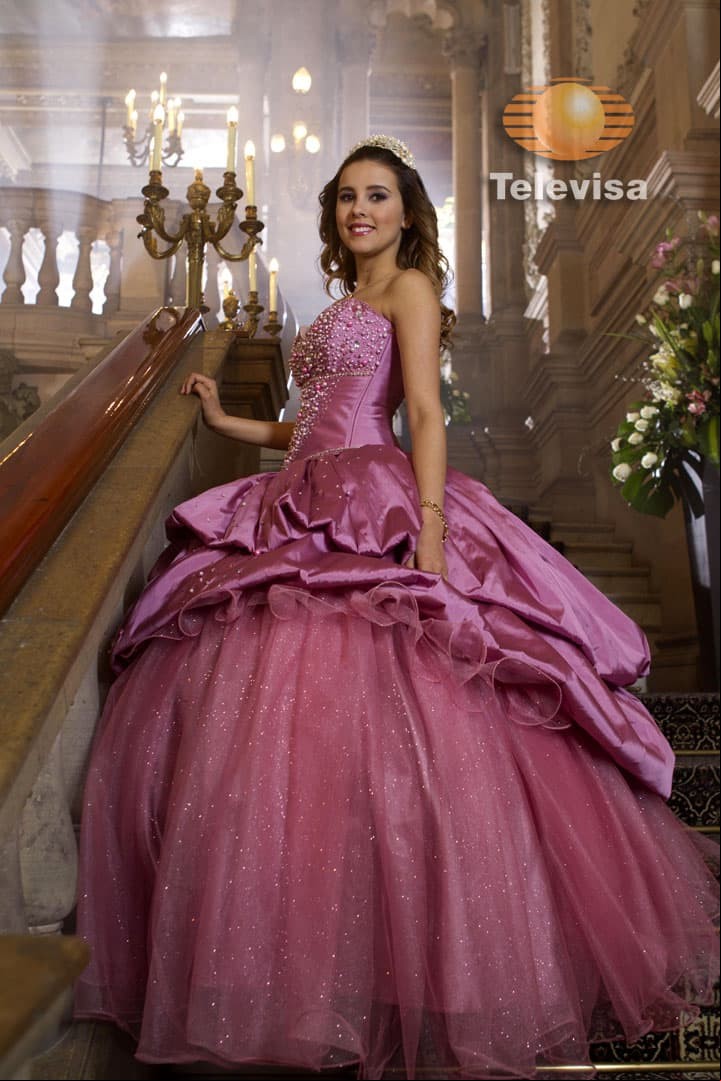 'Valentina' fue el personaje que consagró a la actriz como una estrella juvenil entre 2011 y 2012, pues fue el personaje principal de 'Mis XV', historia basada en la telenovela 'Quinceañera'.