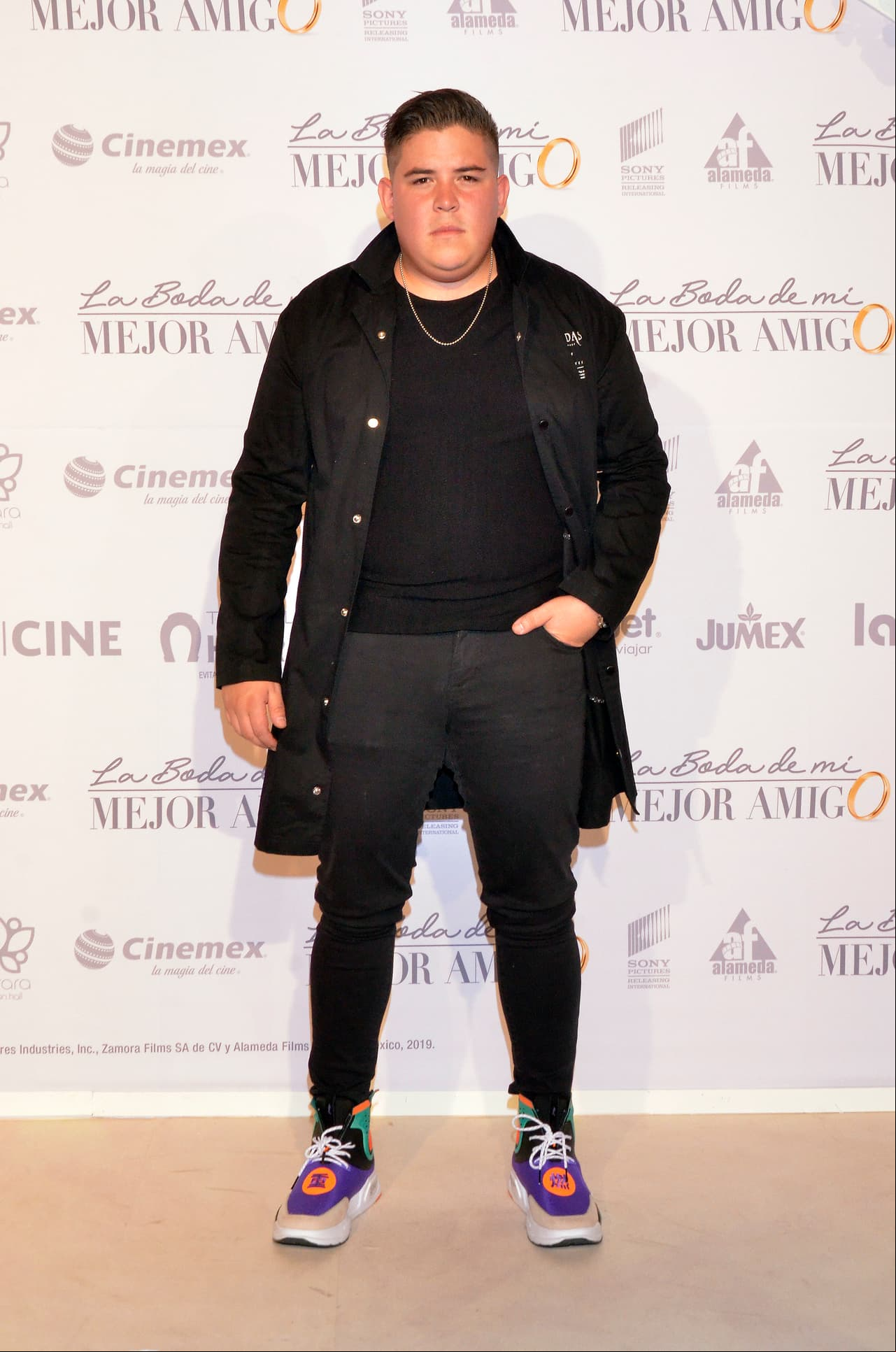 Paco Rueda. A su corta edad, el actor ha participado en grandes producciones como ‘La casa de las flores’, ‘Las 50 primeras citas’, ‘En las buenas y en las malas’ y recientemente en la obra de teatro ‘La sociedad de los poetas muertos’ junto a Alfonso Herrera.