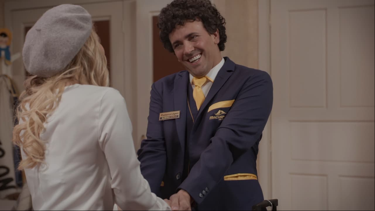 Plutarco se despide amorosamente de Gaby, su 'Príncipa'.