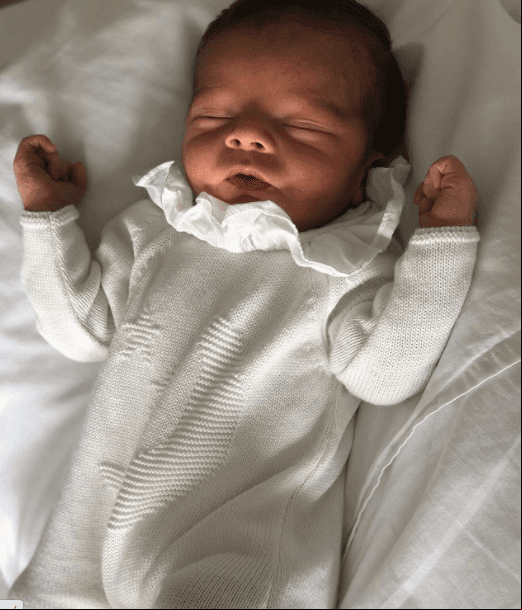 Zoraida Gómez se cumplió su sueño y debutó como mamá el 9 de septiembre pasado y a través de las redes sociales presentó a su pequeño Maximiliano. “Les quiero contar que todo salió perfecto, fue parto natural y la verdad fue todo muy afortunado. Las contracciones empezaron a las 11:00 de la noche, llegué al hospital a las 3:00 de la mañana y mi bebé nació a las 6:00 de la mañana”, destacó.