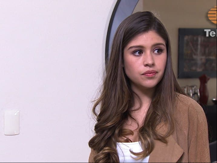 Nicole Vale fue elegida como una de las protagonistas de 'Silvia Pinal... Frente a ti' y en 'La Rosa de Guadalupe' ya había realizado algunos personajes en los capítulos de 'La Baja Novios' y '¿Te sirvo un café?'.