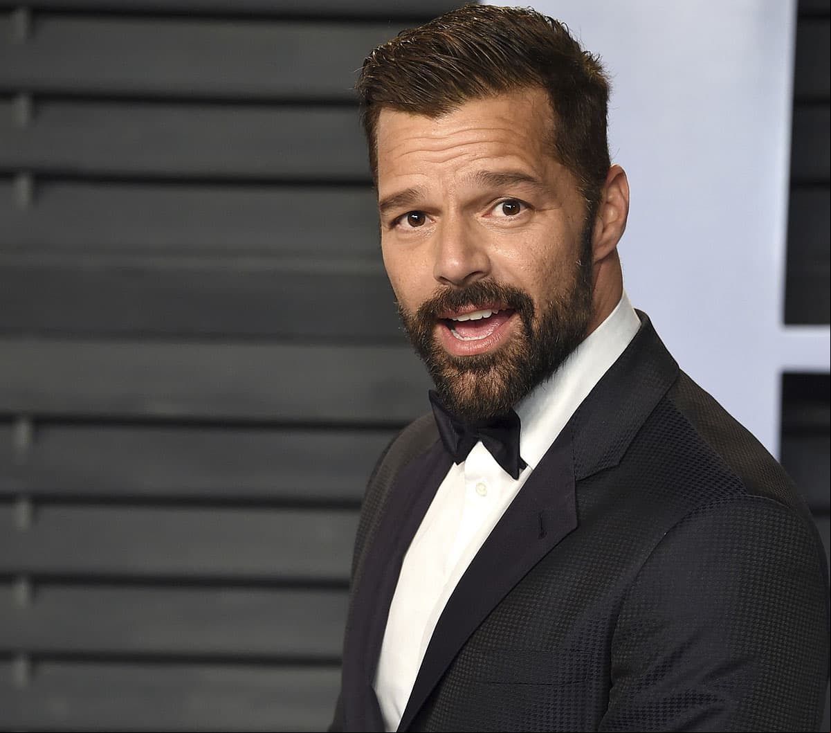 Ricky Martin se somete a divertido cambio de look y fans lo cuestionan: “¿Qué hiciste?”