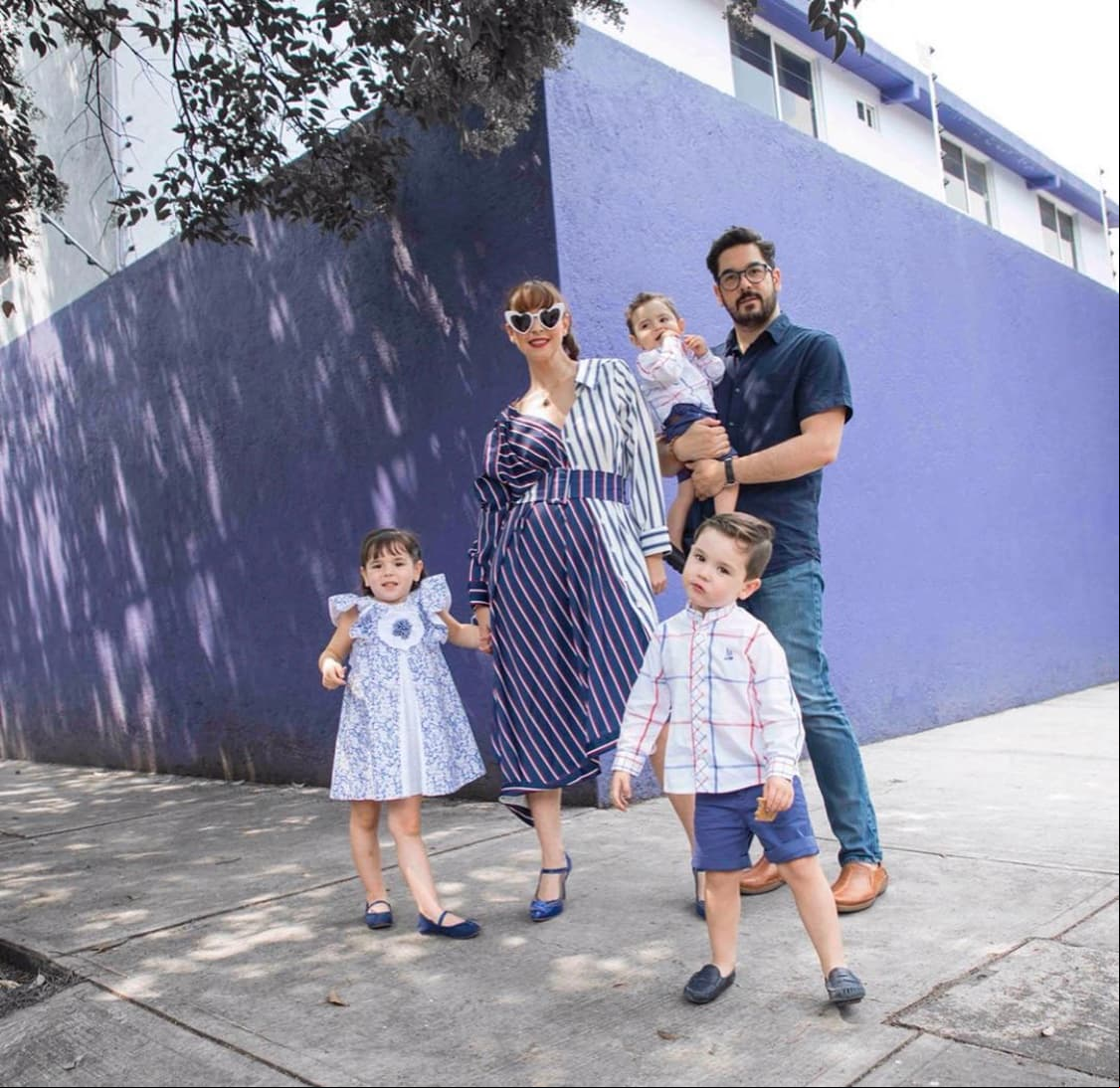 Y es que, al lado de Ortíz de Pinedo, quien es hijo del también productor y actor Jorge Ortíz de Pinedo, Torre ha formado una tierna familia con sus tres pequeños, que, además, son su vivo retrato. ¡Conócelos!