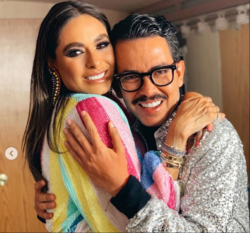 “Qué rico encontrarse amigos tan queridos. @manolocaro te quiero”, compartió en su post mientras abraza al director.
