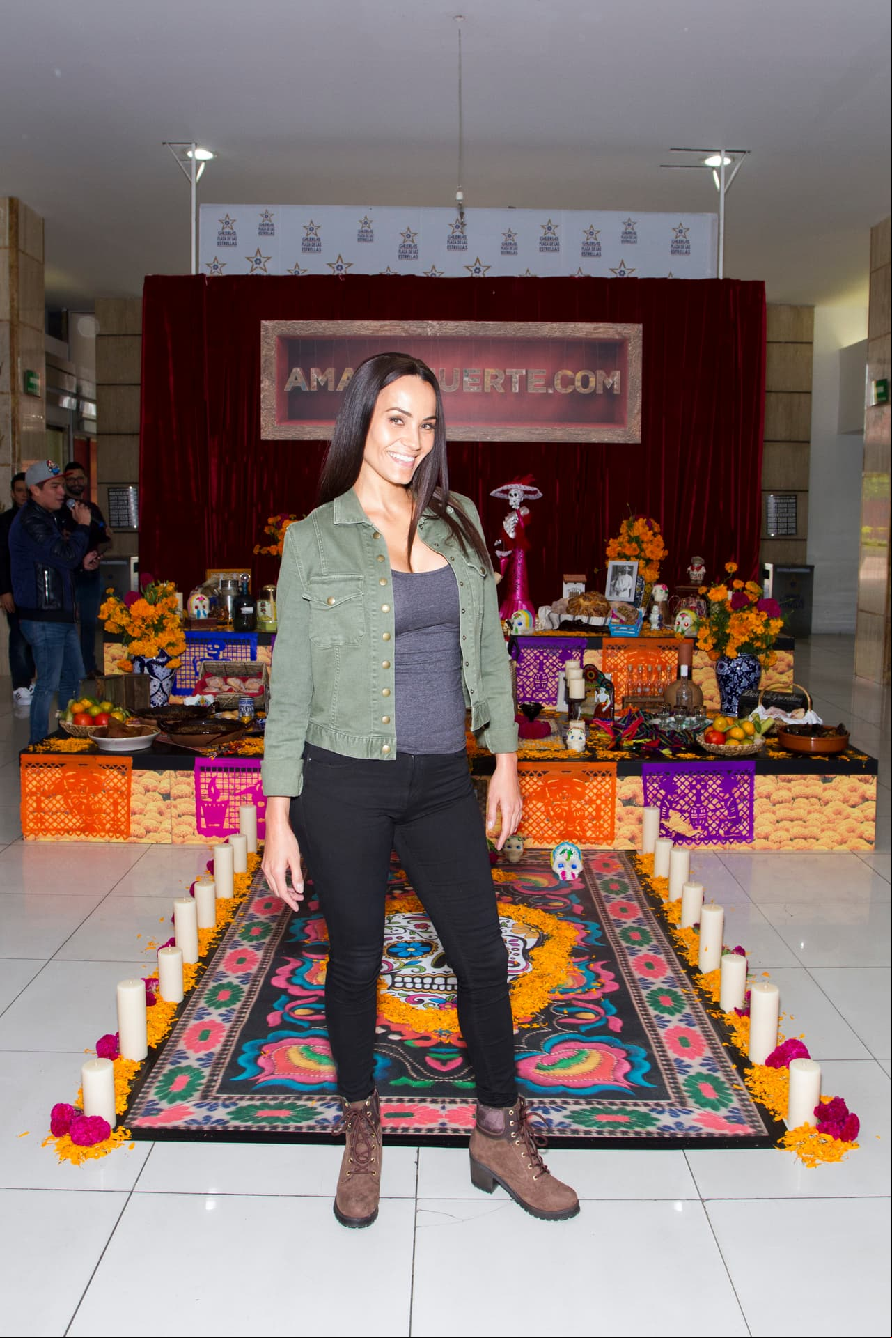 La guapísima Jessica Mas, quien interpreta a Lupita, fue una de las invitadas al evento.