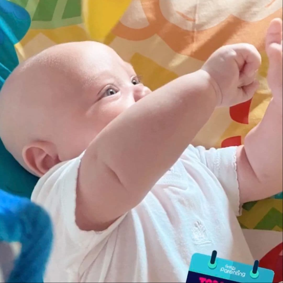 La imagen llamó la atención de los s en redes sociales, quienes se deshicieron en halagos al pequeño: “Hermoso”, “Qué cosa tan hermosa”, “felicidades, los mismos ojos”.