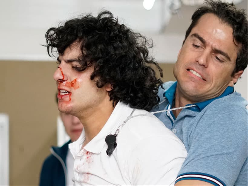 Es increíble cuánta discriminación hay por ser gay, pero esperemos que este nilo haya aprendido la lección.