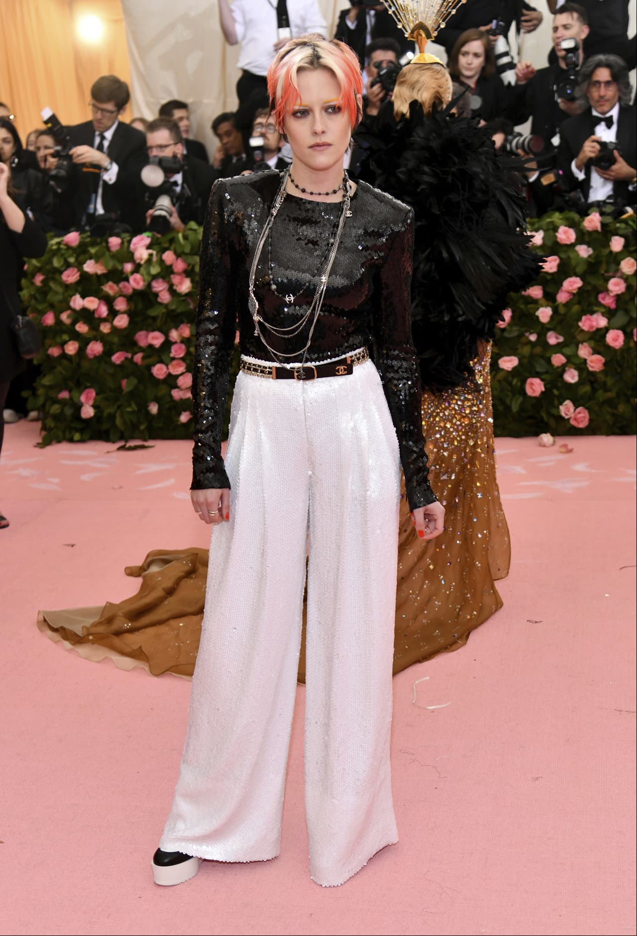 Tras tener una relación con Robert Pattinson, Kristen Stewart salió entre 2015 y 2016 con su asistente, Alicia Cargile, y desde 2017 tiene un romance con la modelo Stella Maxwell.