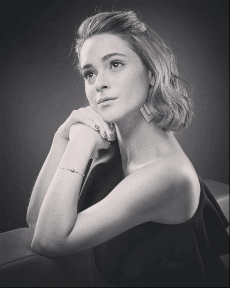 Desde su debut en las telenovelas en el 2016 en "Sueño de Amor", Dayren Chávez no ha parado de trabajar en producciones como "Caer en Tentación", "Te doy la vida" y más. La actriz, quien da vida a 'Valentina' en "Mi fortuna es amarte", responde estas preguntas en exclusiva para Las Estrellas.