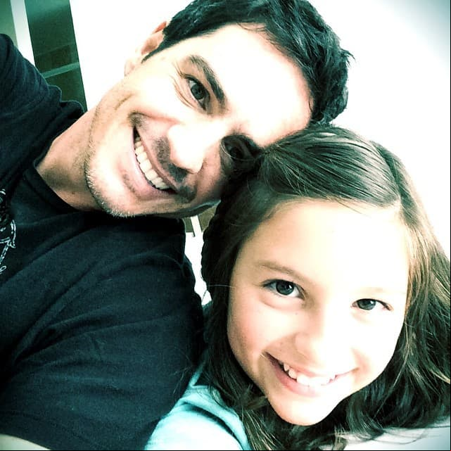 Además de Lorenza, Mauricio Ochmann es padre de Kailani, hija que procreó durante su matrimonio con Aislinn Derbez, de quien se separó a finales de 2019.
