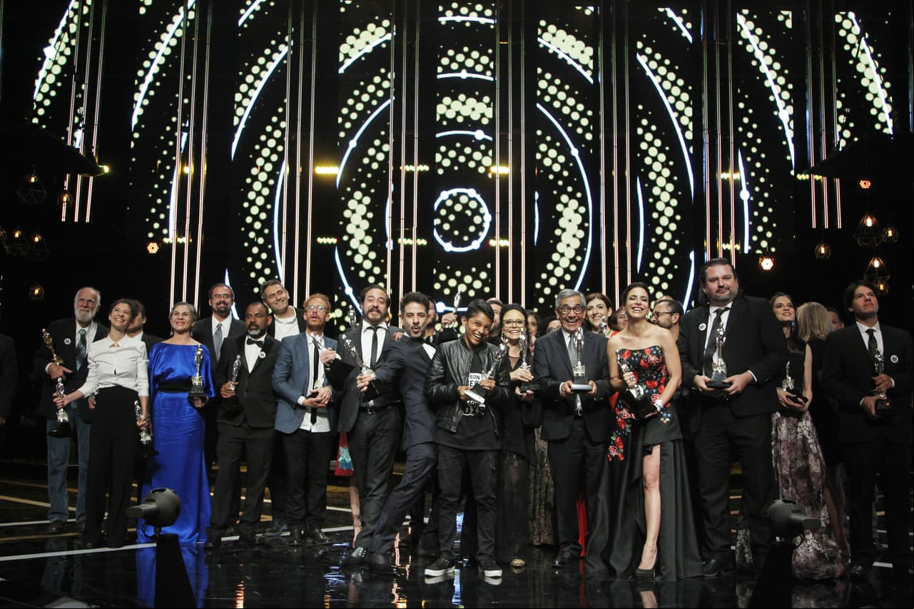 Los ganadores al Premio Ariel posan juntos en la 60a edición