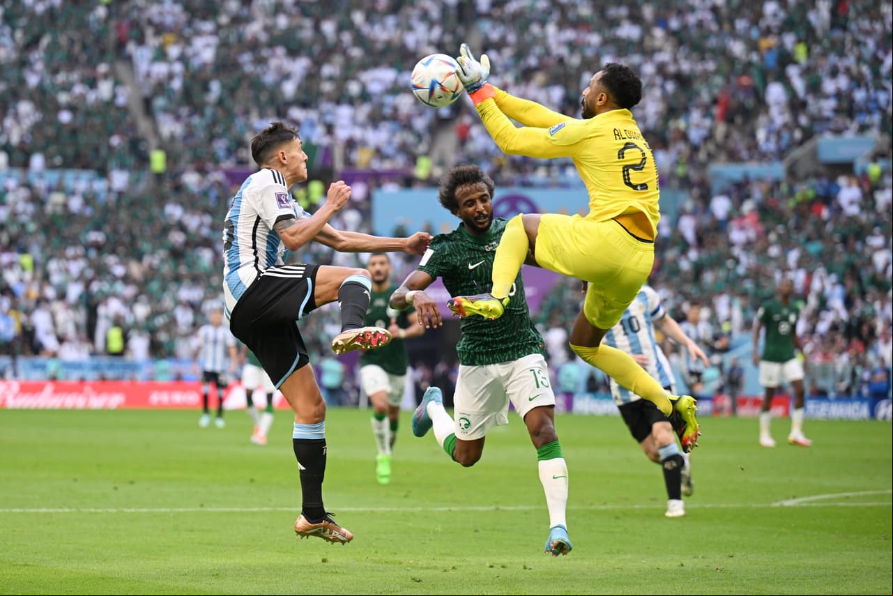Arabia Saudita logra un triunfo histórico al vencer al equipo de Argentina con todas sus estrellas.