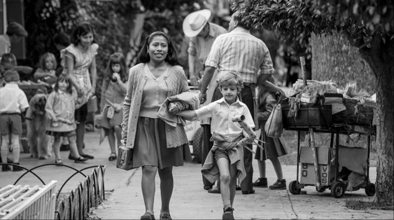 6. El mayor sueño de director mexicano era ser piloto, de ahí la anécdota que 'Cleo' le cuenta a uno de los niños de la familia.
