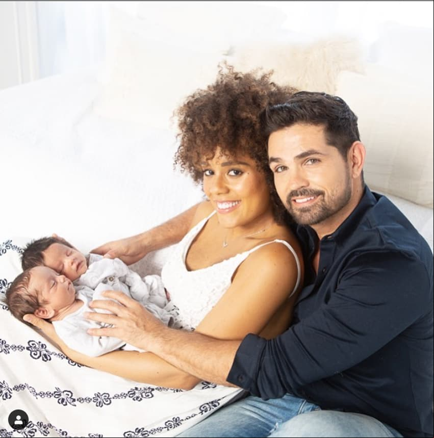 Dante y Tadeo, los mellizos de Ferdinando Valencia y Brenda Kellerman, nacieron el 24 de abril de 2019 en Coral Springs, Florida. Lamentablemente, el pequeño Dante contrajo meningitis y falleció en agosto de ese año.