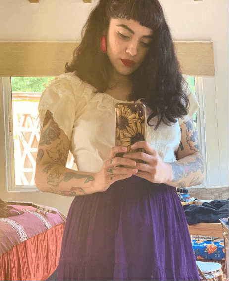 Actualmente Mon laferte tiene 38 años, acaba de abrir su propia exposición de sus pinturas en México, continúa lanzando música; estrenó una colaboración con La Arrolladora Banda el Limón y se encuentra grabando nueva música tras "Norma" del 2018.