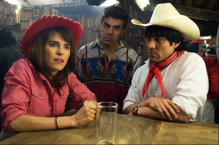 Así como en la película "Suave Patria" (2008).