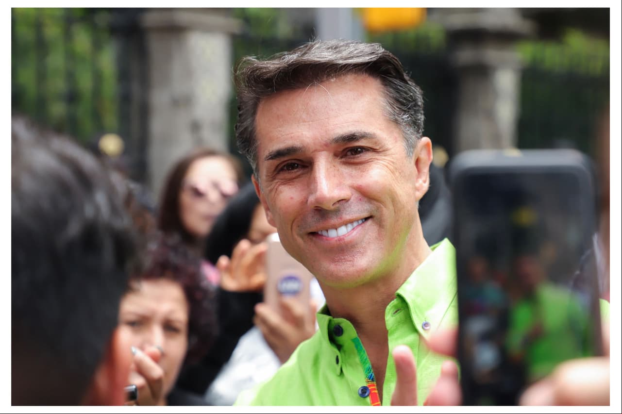 Sergio Mayer hizo a un lado la política por un instante para apoyar a la comunidad en el respeto de sus derechos.
