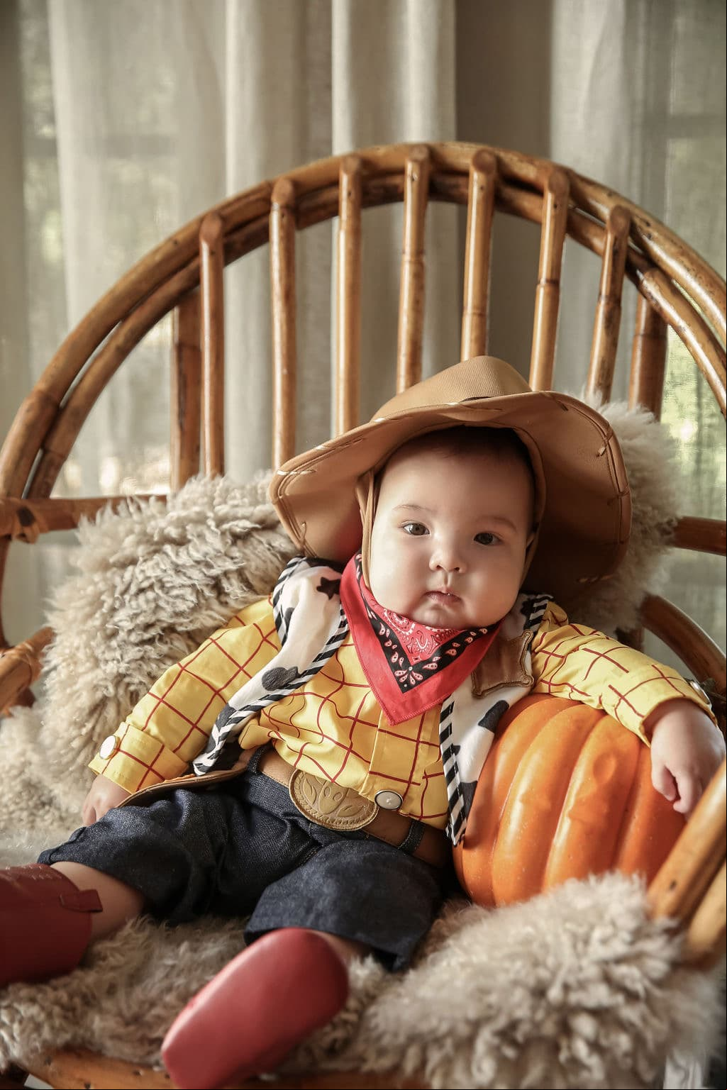 "Un nuevo sheriff en la ciudad": las fotos del primer Halloween de Ford, el bebé de Pamela Silva