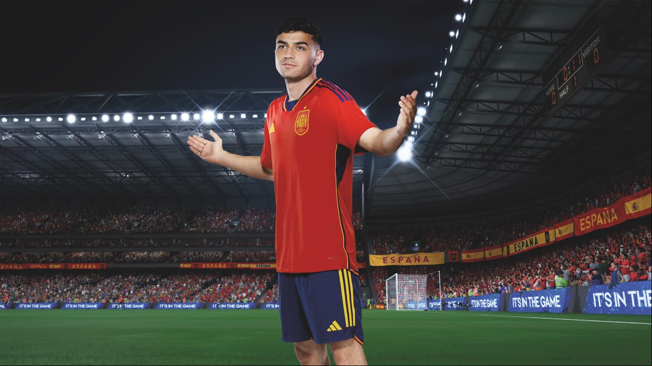 ESPAÑA, LOCAL. Las distintas marcas patrocinadoras se han lucido con los diseños para el Mundial Qatar 2022.