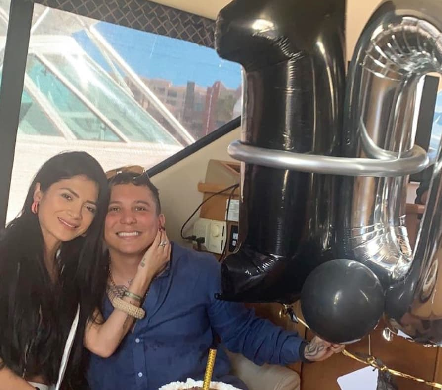 Edwin Luna empezó el 2020 en compañía de su familia. El vocalista de La Trakalosa de Monterrey viajó a Cabo San Lucas, ubicado en Baja California Sur, para pasar tiempo con su familia, además de celebrar los primeros 10 años de la agrupación musical.