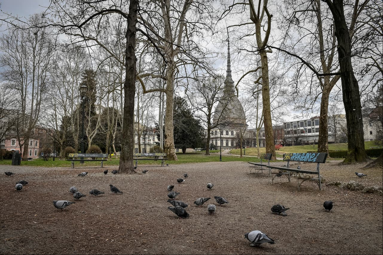 Turin, Italia.
<br>
<br>El coronavirus ha infectado a más de 128 mil personas alrededor del mundo, por lo que mucha gente ha dejado de salir a las calles para evitar propagar el virus con mayor rapidez.
