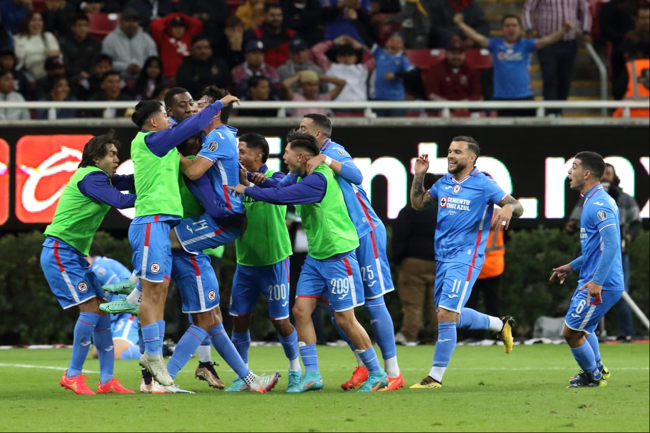 Con goles de Alexis Gutiérrez y Gonzalo Carneiro, Cruz Azul sentenció la final de la Copa por México 2022 ante Chivas en el Akron para alzar su primer trofeo a una semana del inicio del Clausura 2023. 
<br>