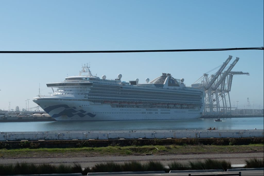 Oakland, California.
<br>
<br>El crucero "Grand Princess" llegó al puerto de Oakland, pero como los pasajeros fueron expuestos al COVID-19, se encuentran en cuarentena.