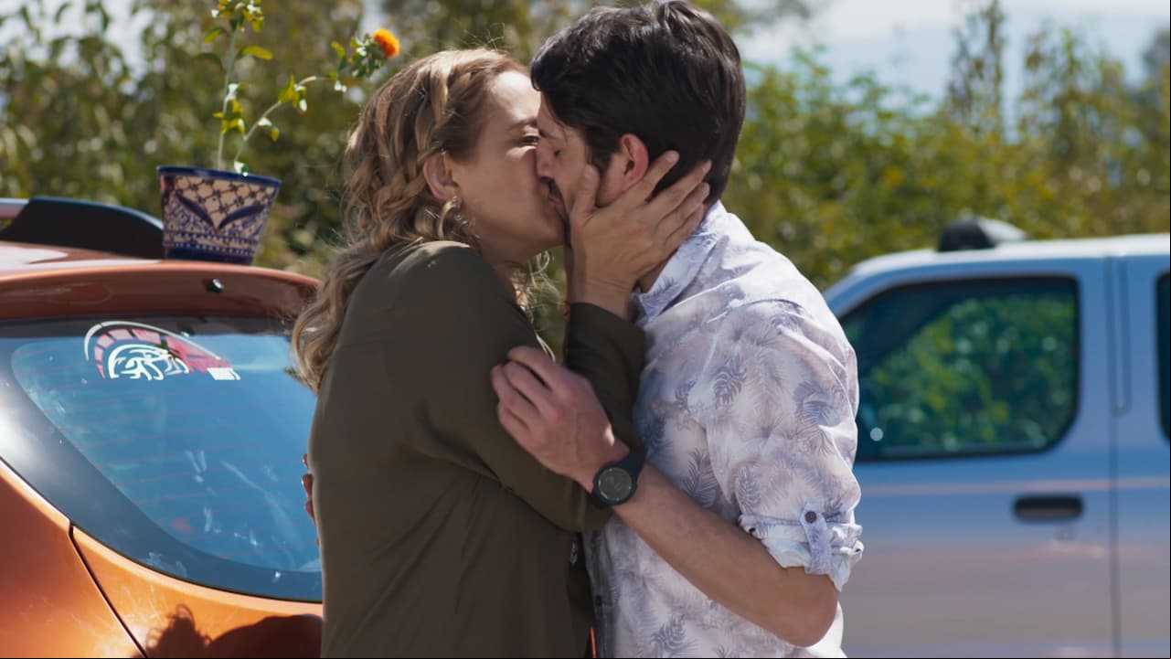 'Son purita ternura': Fans reaccionan al beso de Irene y Fernando en Fuego Ardiente