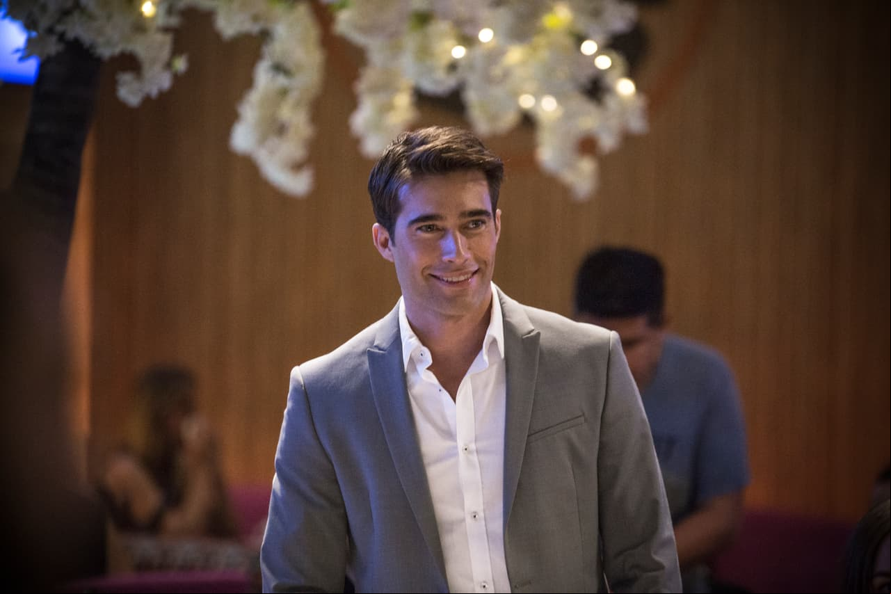 El guapísimo Rodrigo Guirao conquistará el corazón de los televidentes con su actuación de 'Héctor Ferrer'.